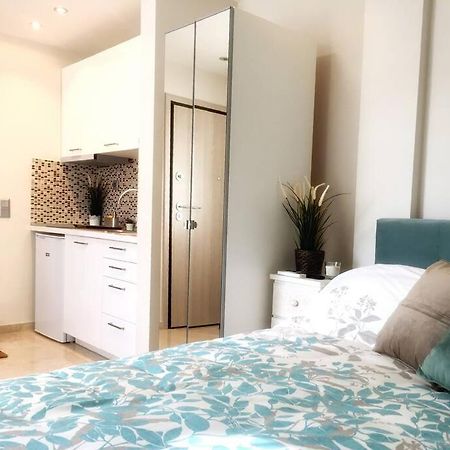 Emerald Mini Suite:Your Deluxe Studio In Kalamaria Thessaloníki Luaran gambar