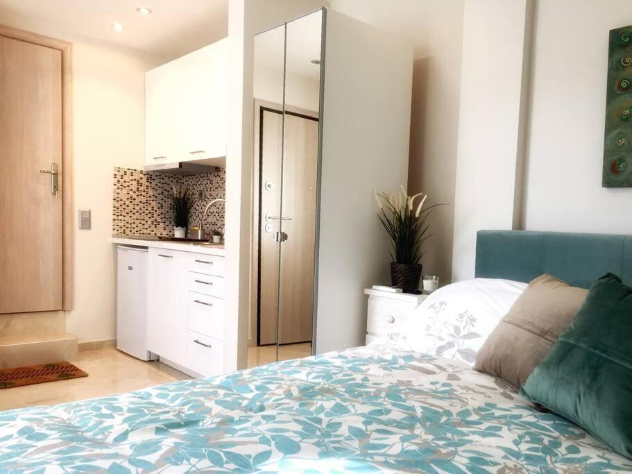 Emerald Mini Suite:Your Deluxe Studio In Kalamaria Thessaloníki Luaran gambar